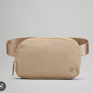 Khaki lulu belt bag